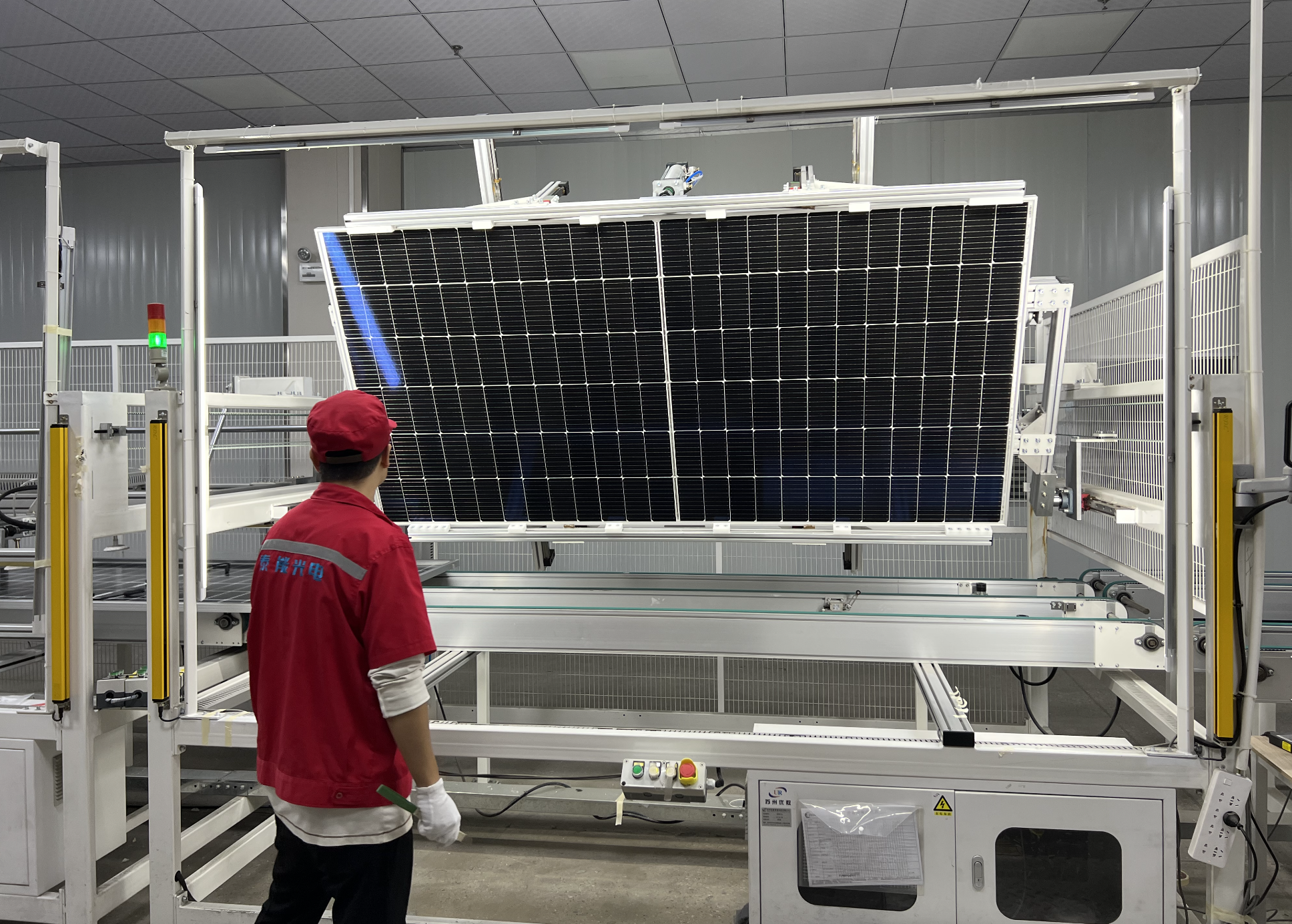 Solární modul Bifacial řady M10